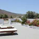 Vrachia & Hotel 2*