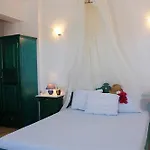 Hotel Vrachia &