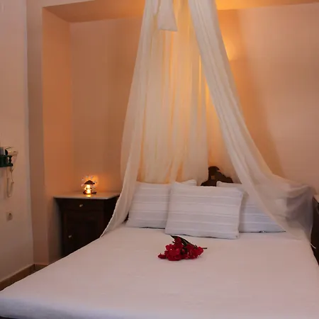 Hotel Vrachia & 2*