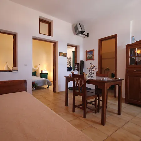 فندق Vrachia & 2*